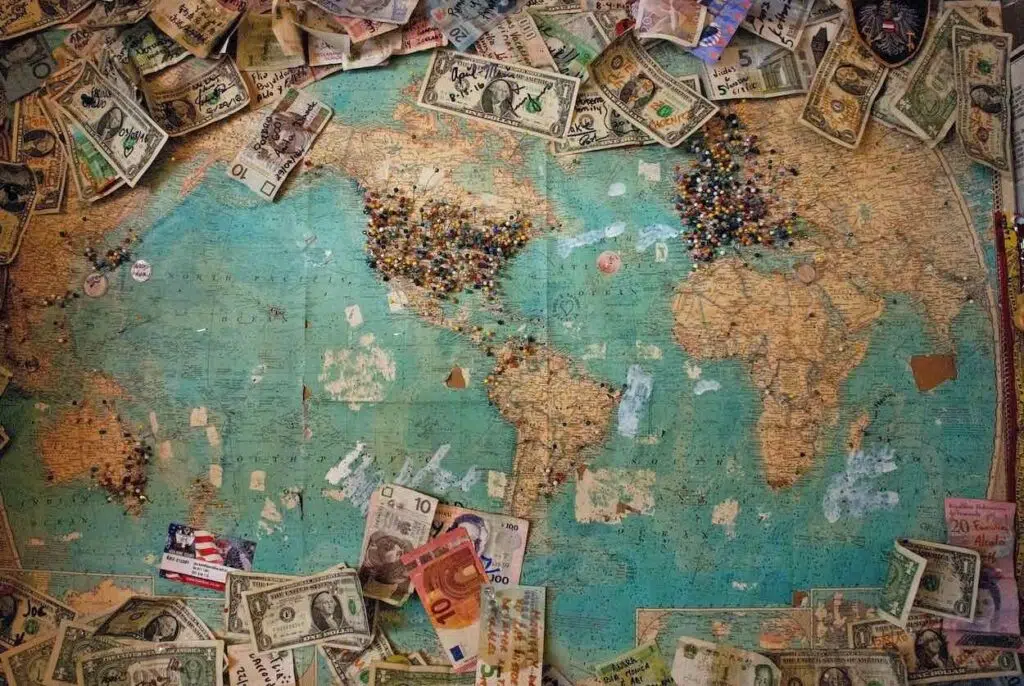 Wereldkaart met verschillende valuta